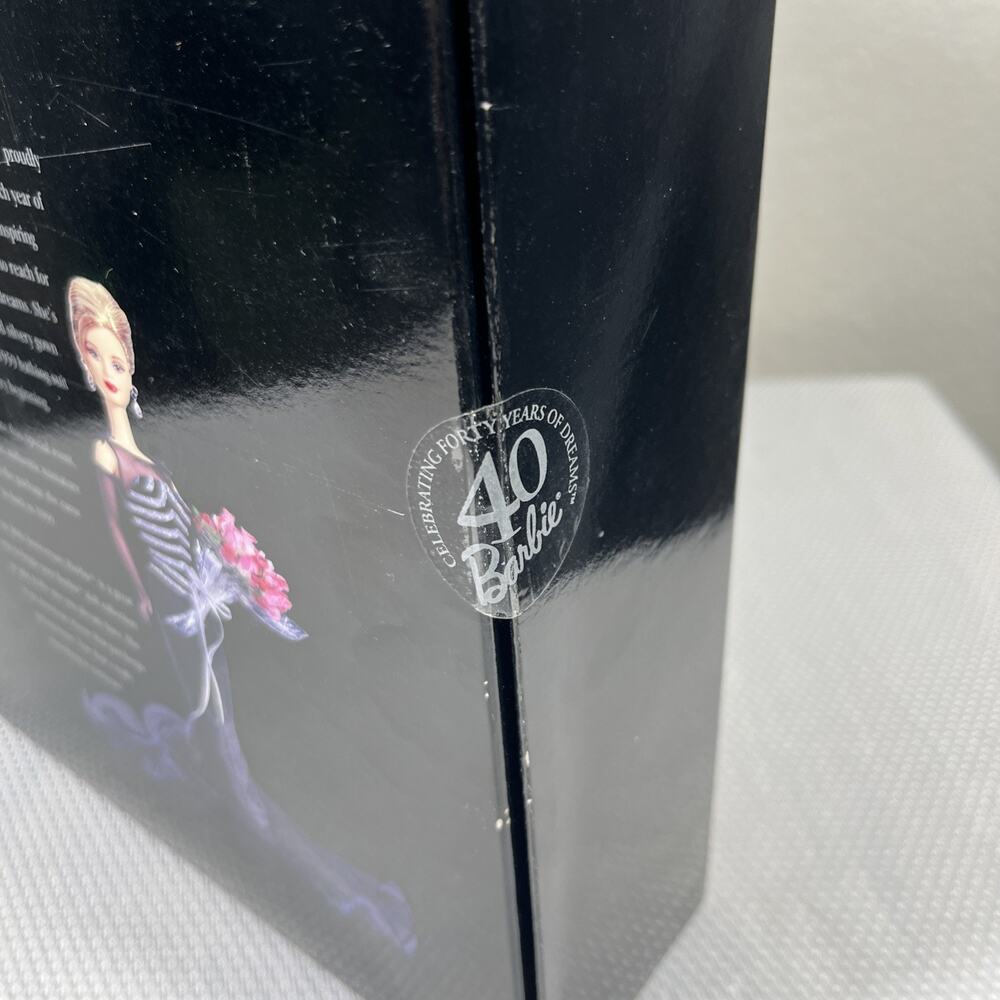 VTG Barbie 40th Anniversary Collector Edition Doll 1999 Mattel 21384 NRFB NICE! - Picture 6 of 10